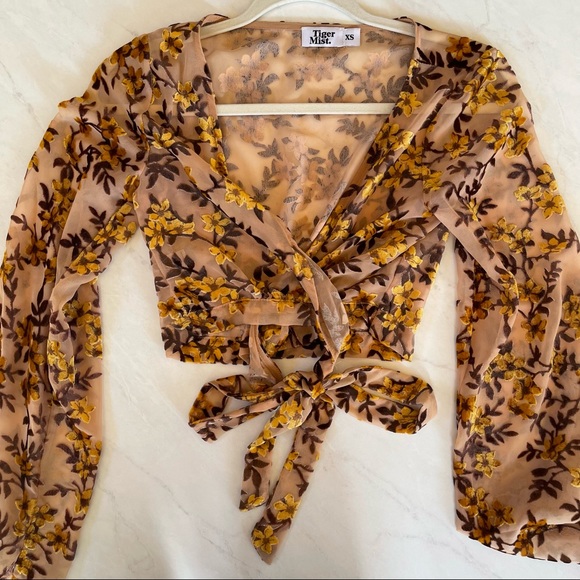 Tiger Mist Longsleeve wrap top - Picture 6 of 7